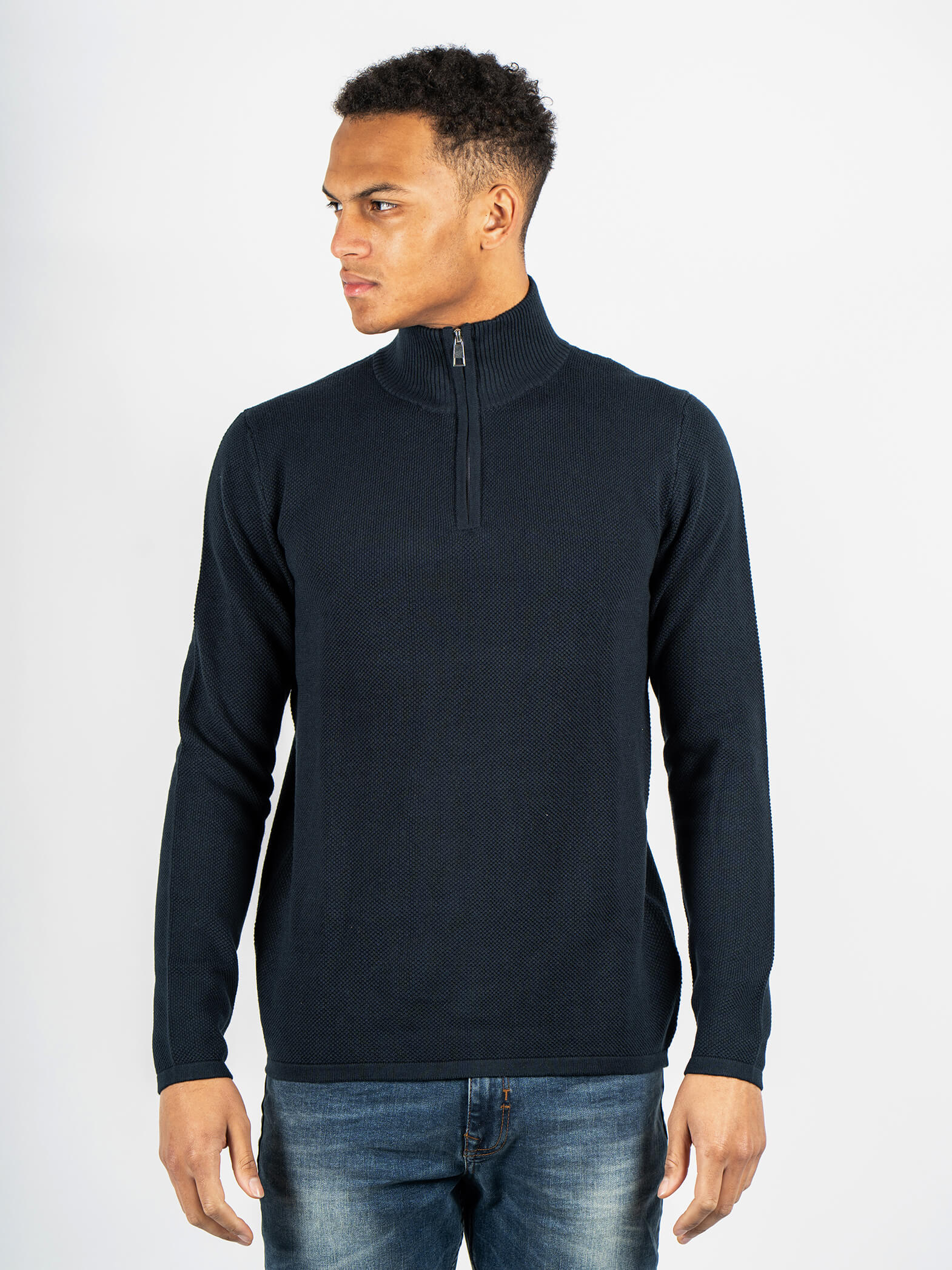 marcus langdon half zip 1570x2093c (3)