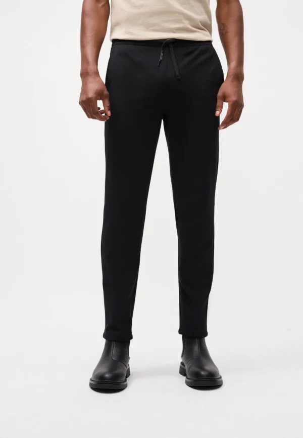 dea2e4f30c2d4b1086f9e0bed8160de3